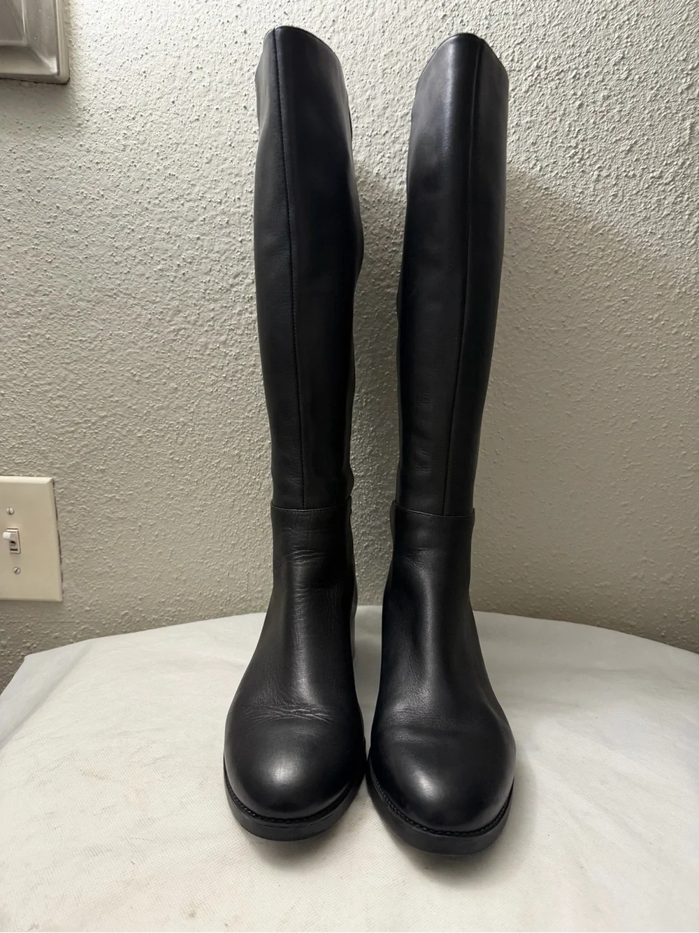 TORY BURCH CAITLIN LEATHER LOGO RIDING BOOT BLACK BLOCK ($510),pre-owned,SZ9M